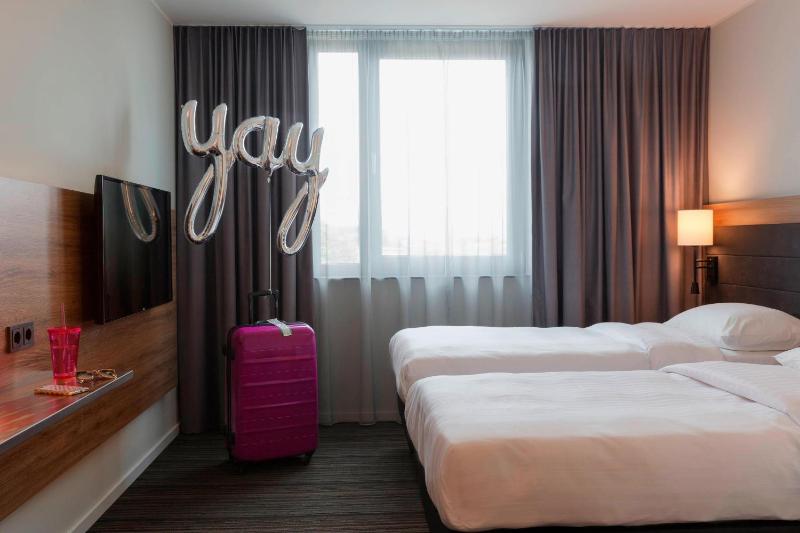 Twin Room image 1