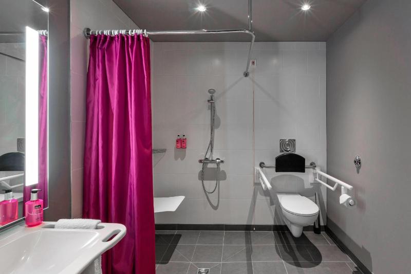 Moxy Frankfurt City Center - image 7