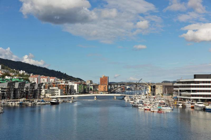 Sea View Queen Room image 3