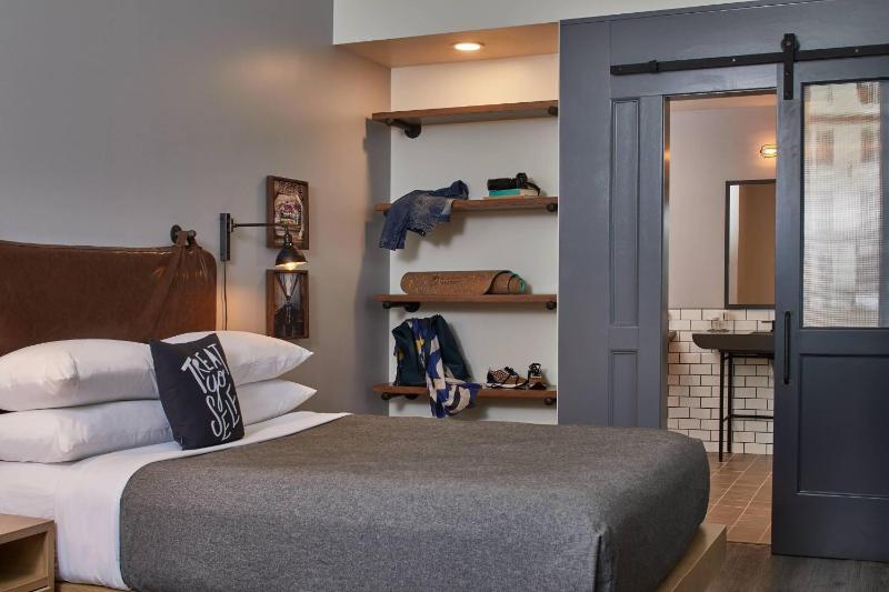 Moxy Atlanta Midtown - image 22