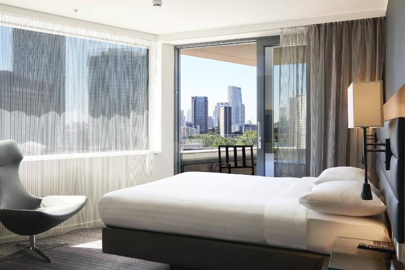 Moxyfied Primo Sleeper, Guest room, 1 Queen, Balcony image 3