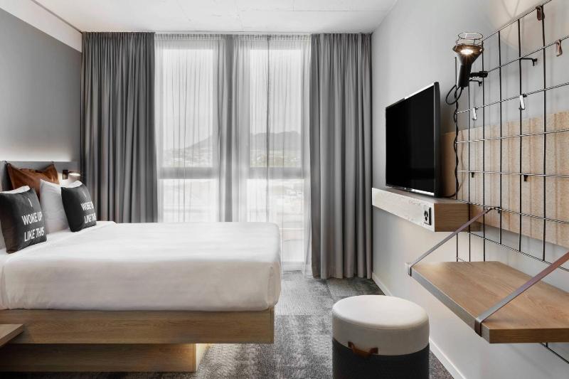 Queen Room image 1