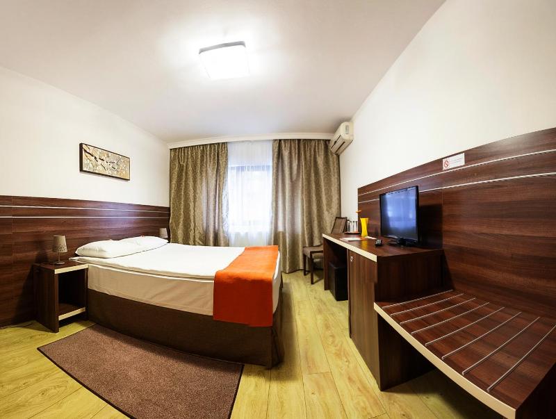 Double Room image 2