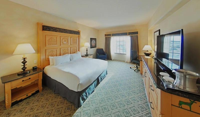 King Room image 2
