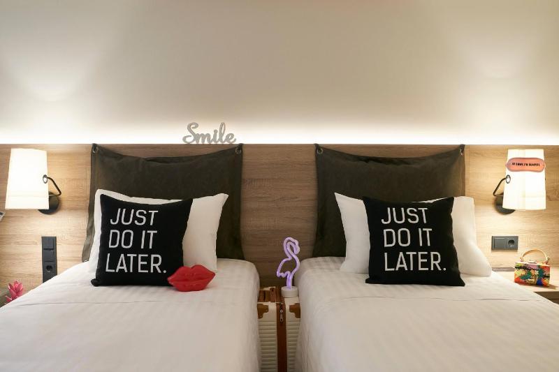 Moxy Twin Standard, Guest room, 2 Twin/Single Bed(s) image 1