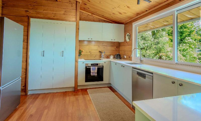 Haven on the Hill - Panoramic Views of Rotorua - image 9