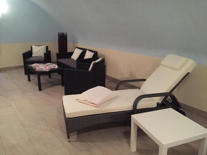 Family Room (2 Adults + 2 Children) image 4