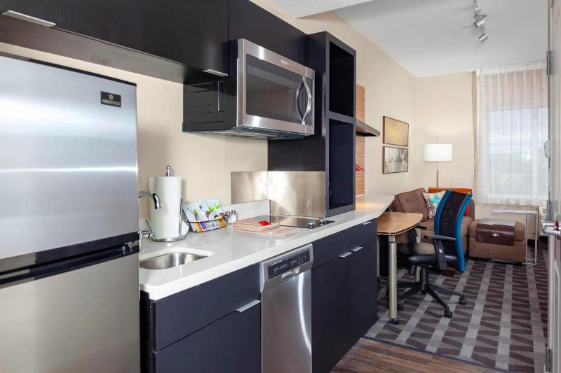 TownePlace Suites by Marriott San Antonio Westover Hills - image 4