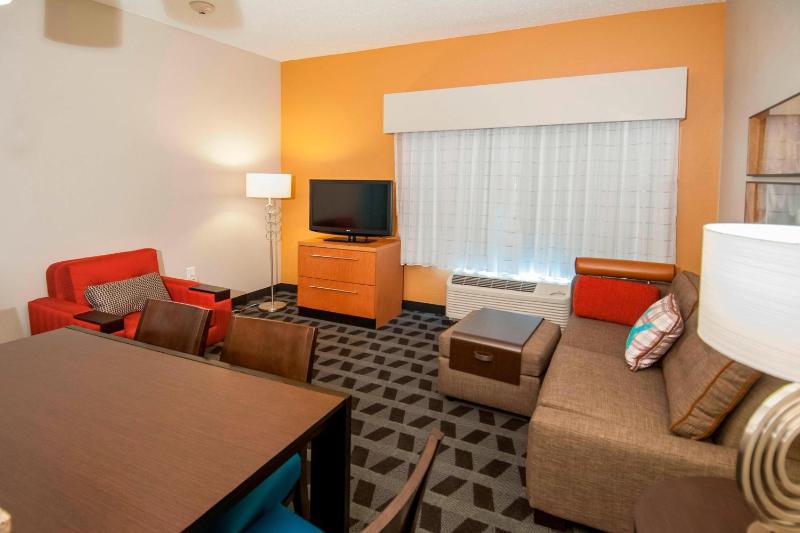 Two-Bedroom Suite image 3