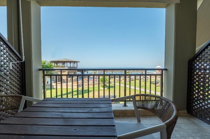 Superior Triple Room with Sea View image 1