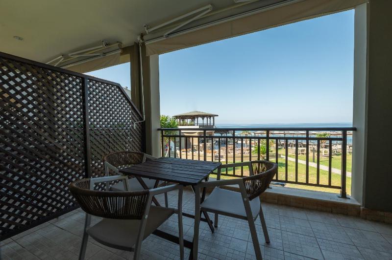 Superior Double Room image 4