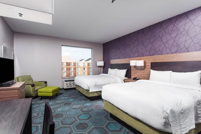 Queen Studio with Two Queen Beds image 1