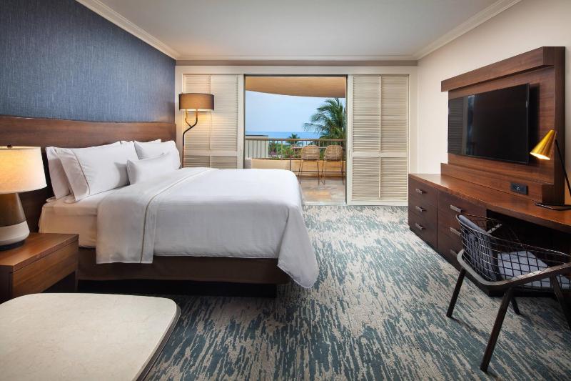 Guest room, 1 King, Ocean View, Balcony image 2