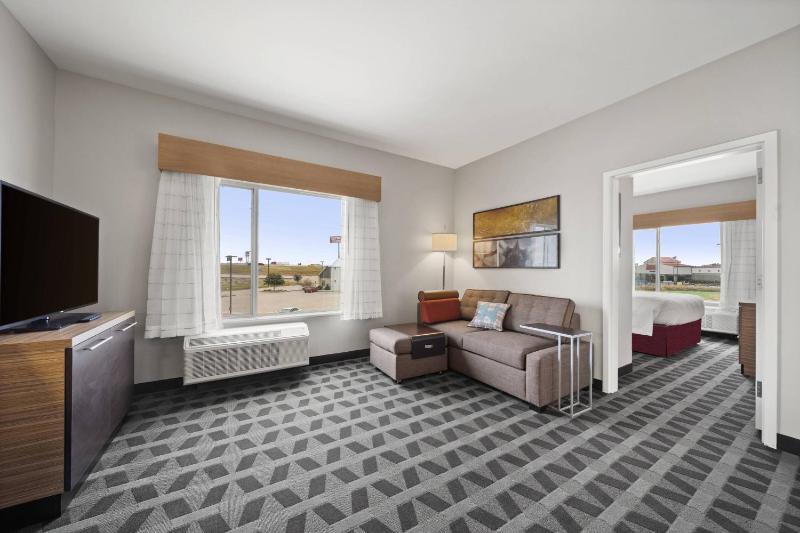 1 Bedroom Suite, 1 Queen, Sofa bed image 1