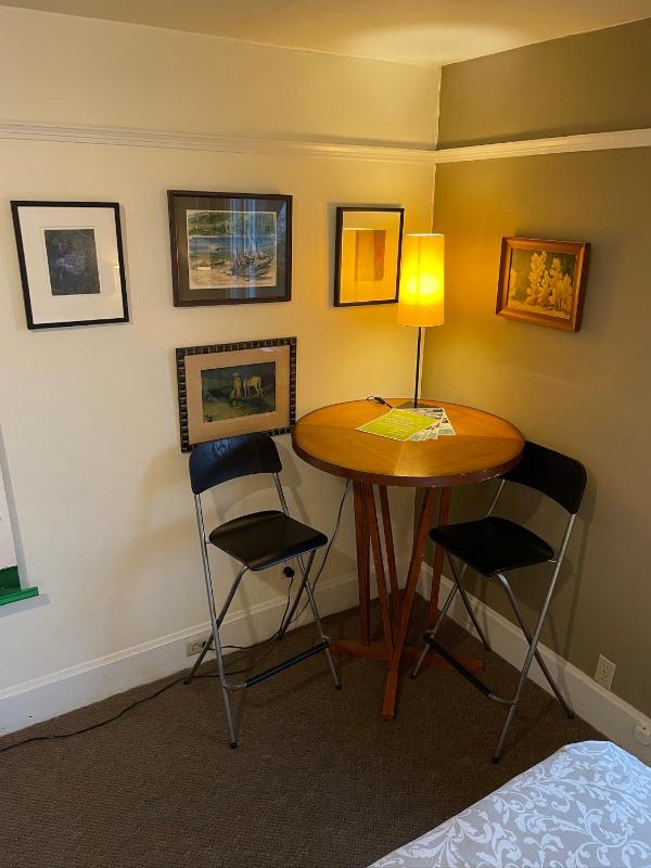 Double Room image 1