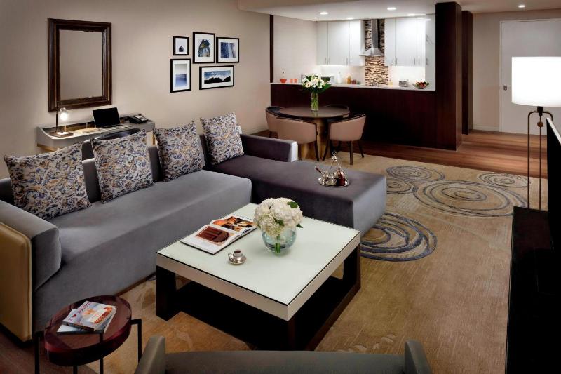 One-Bedroom Apartment with City View image 3