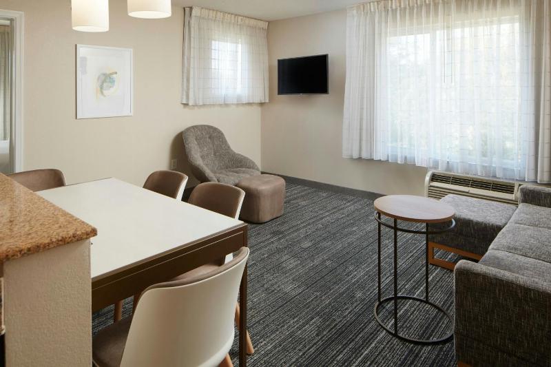 2 Bedroom Suite image 1