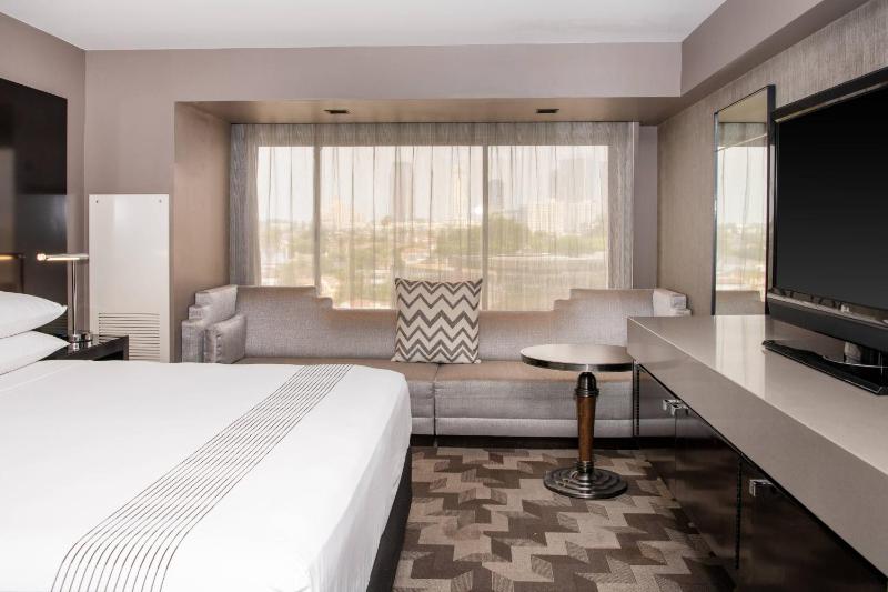 Executive King Room image 1