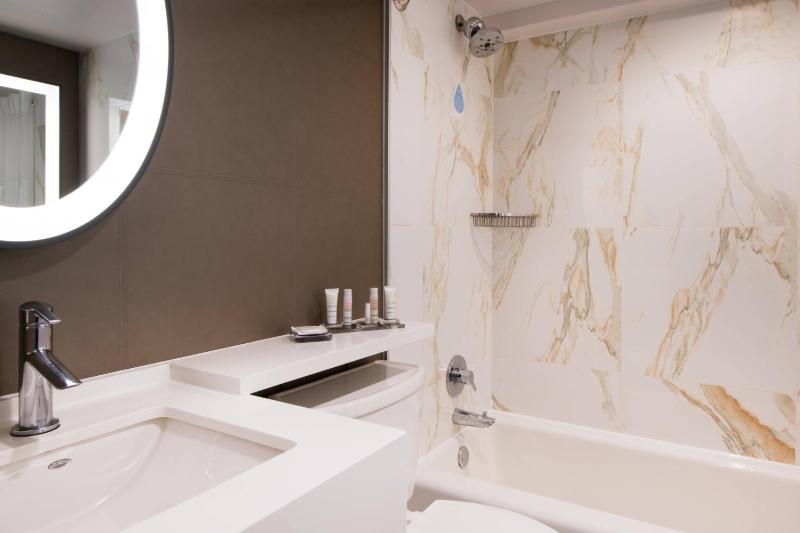 Allergy Friendly Room with Two Double Beds image 2