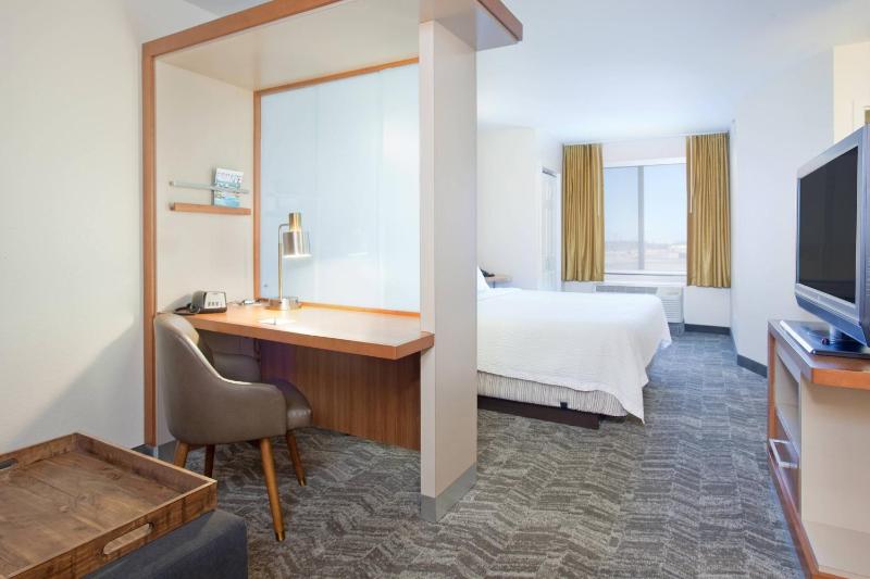 King Suite with Sofa Bed image 4