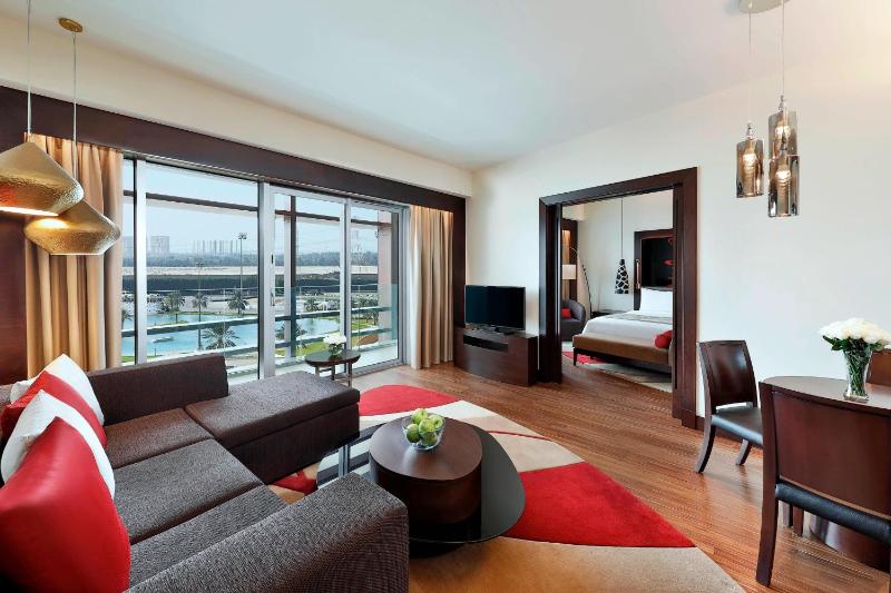 Junior King Suite with Balcony image 3