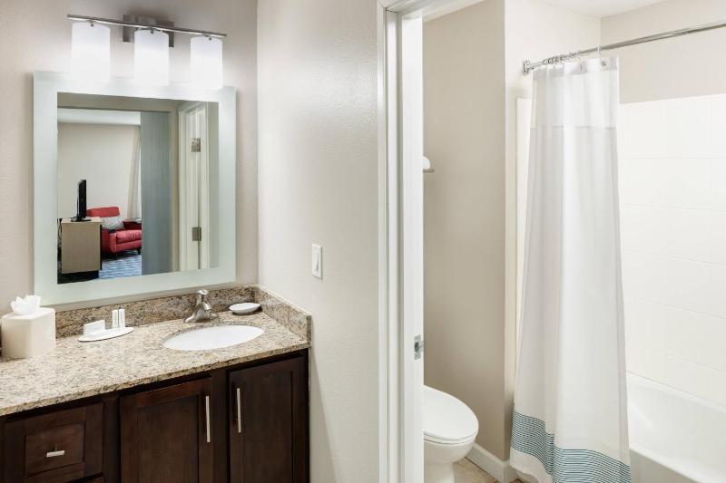 One-Bedroom Queen Suite with Sofa Bed image 2