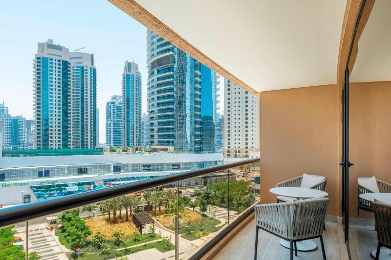 Super Deluxe, Guest room, 1 King, City View image 4