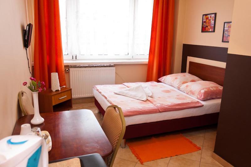 Single Room image 3