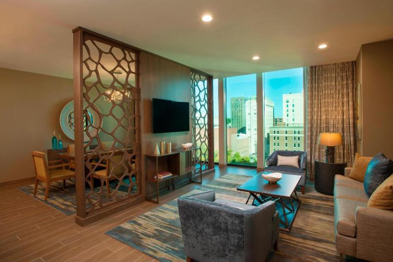 Hospitality Suite, 1 Queen Bed image 3