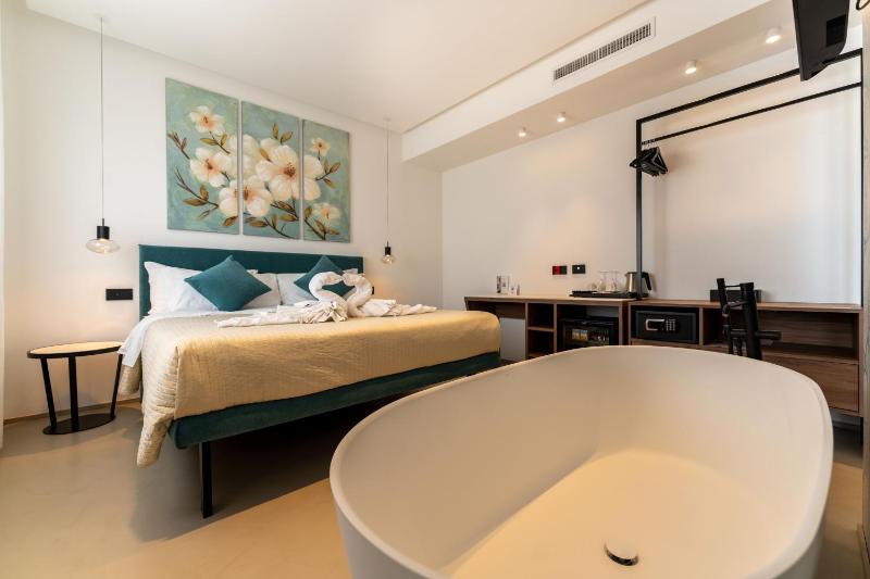 B&B Le Suites di Costanza - image 1