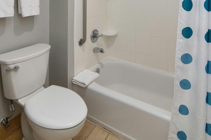 Two-Bedroom Suite image 4