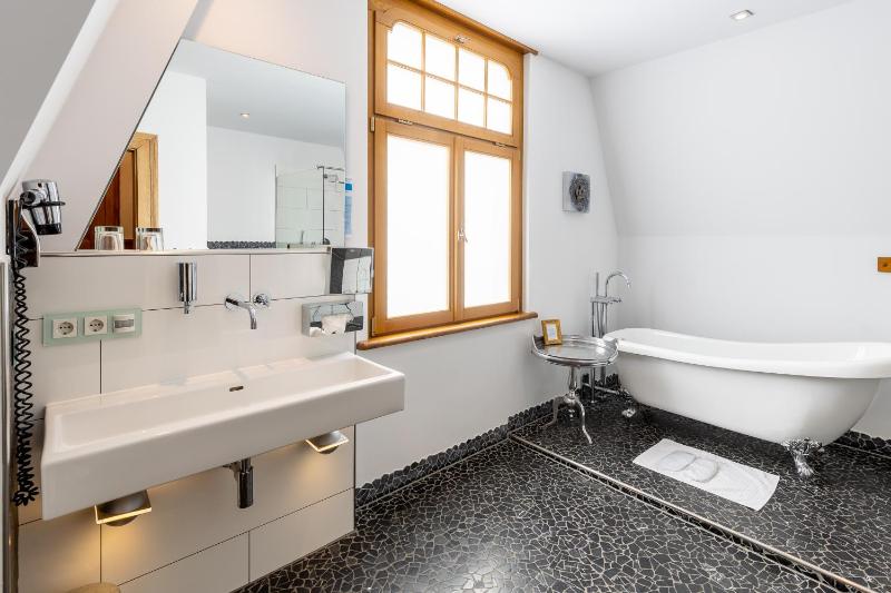 Superior Double Room image 2