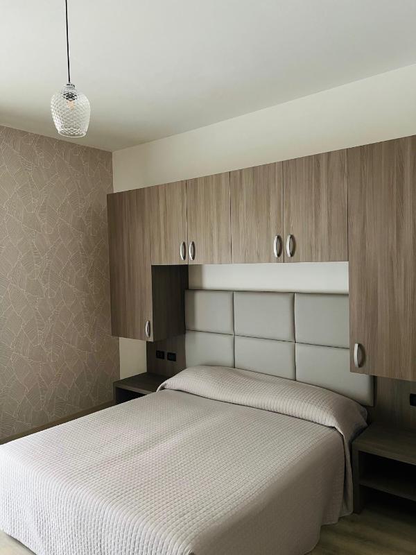 Double Room with Balcony image 1