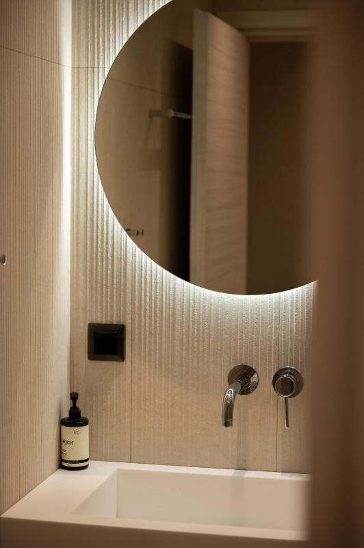 Deluxe Triple Room with Sea View image 3