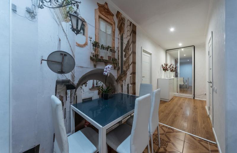 Apartment on Akhmatovoyi 32/18 - image 11