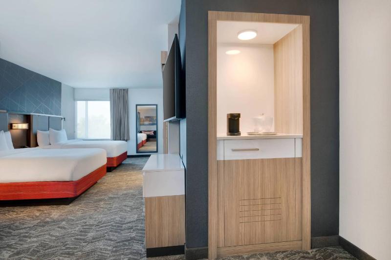 Queen Suite with Two Queen Beds and Sofa Bed image 4