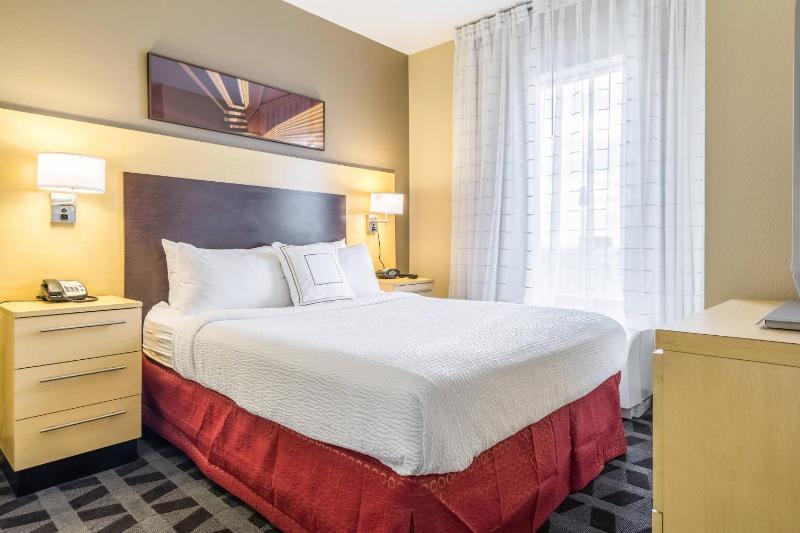 Two-Bedroom Suite - Hearing Accessible image 4