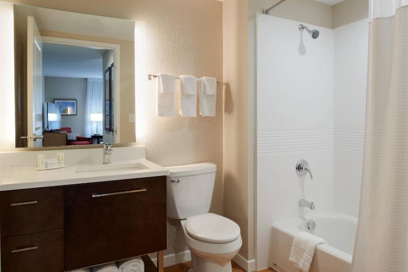 Large Two-Bedroom Suite image 2