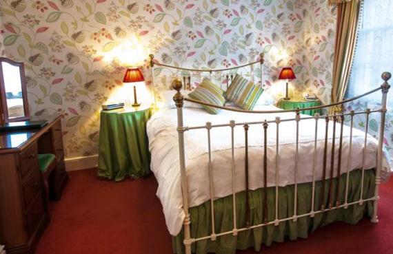 Standard Double Room with Bath image 2