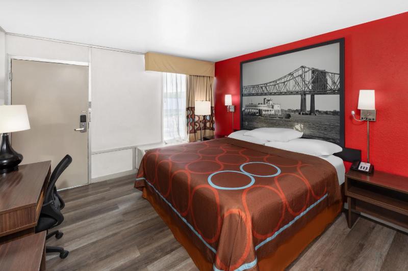 Queen Room - Mobility Access/Non-Smoking image 2
