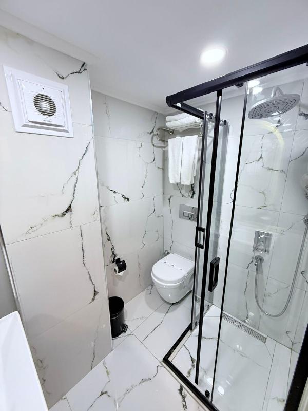 Superior Double or Twin Room image 4