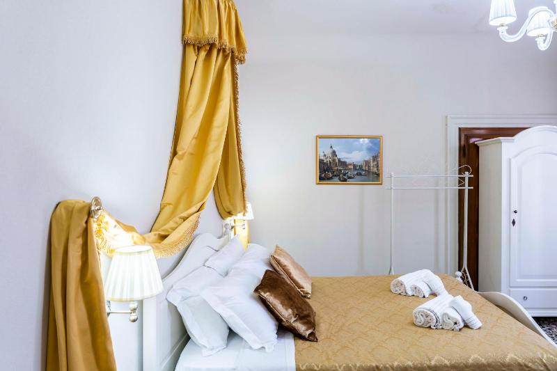 Palazzo Titti Rialto Suites - image 7
