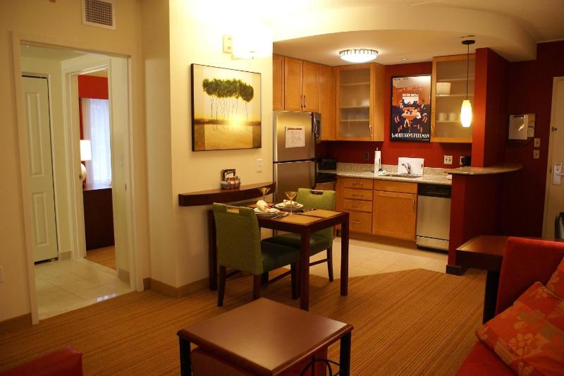 One-Bedroom Suite with Sofa Bed image 1