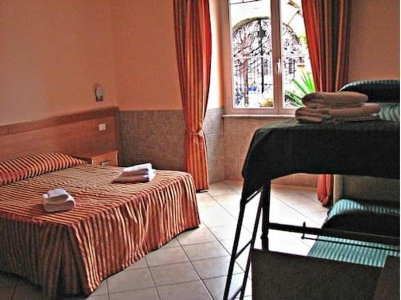 Quadruple Room image 1