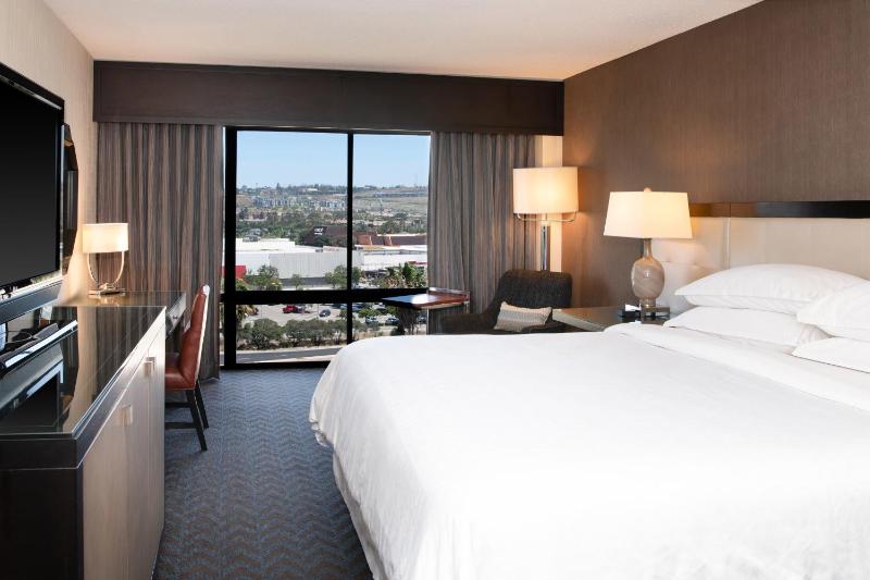 Sheraton Mission Valley San Diego Hotel - image 11
