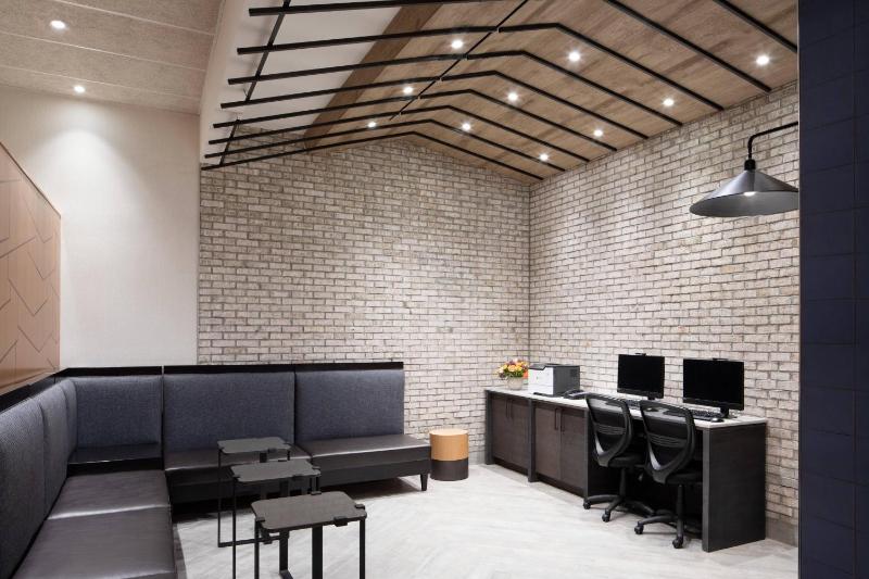 SpringHill Suites by Marriott New York Manhattan/Times Square South - image 7