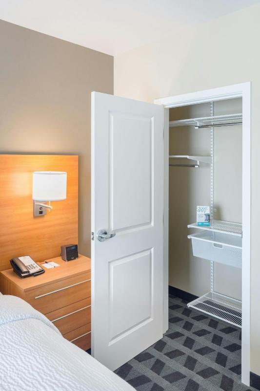 One-Bedroom King Suite with Sofa Bed - Non-Smoking image 2