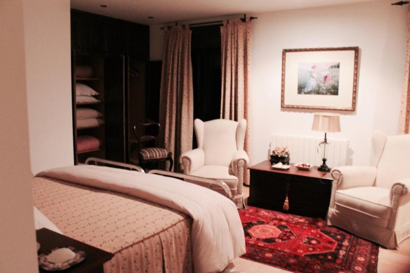 Superior Double Room image 3