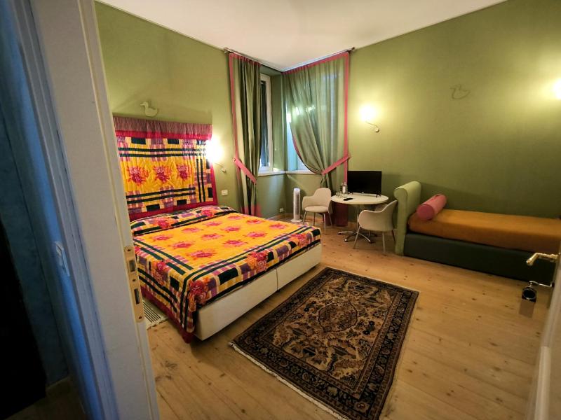 Deluxe Triple Room image 1