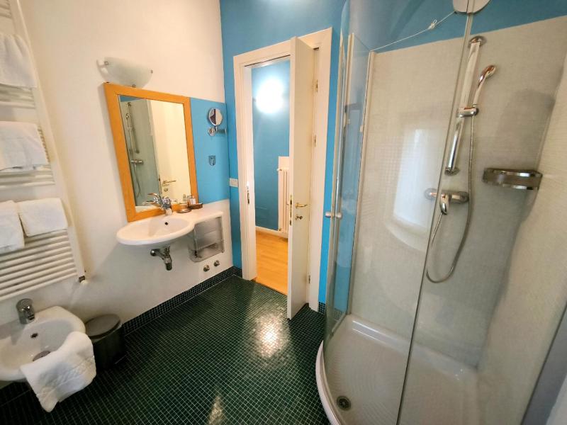Twin Room with Pool View image 2